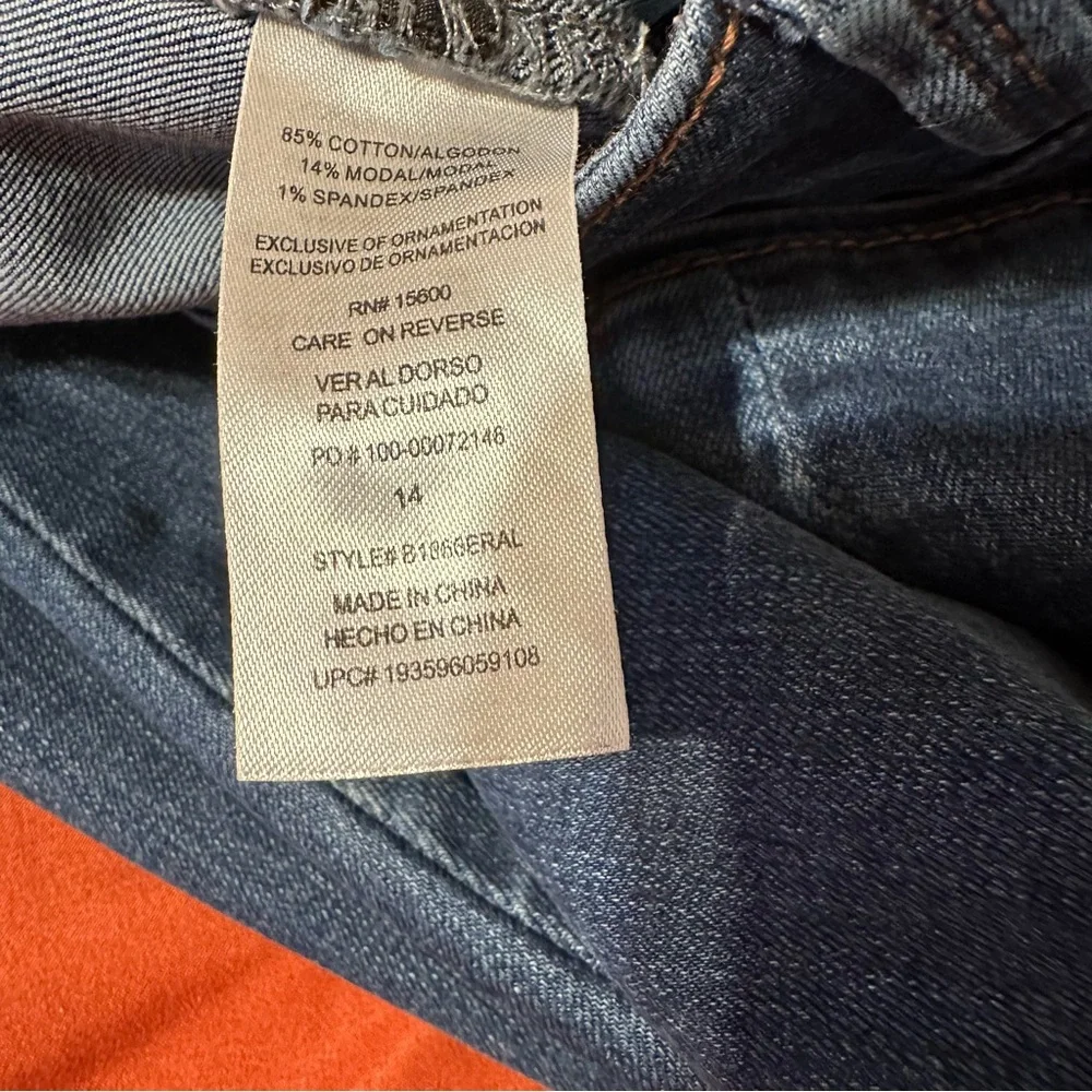 Democracy Distressed Jeans - Picture 8 of 13